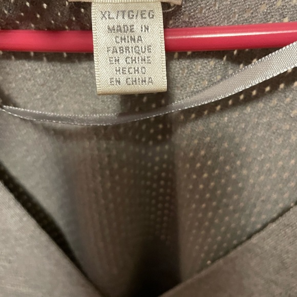 Woman - Picture 4 of 5